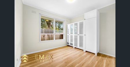 Charming 3- Bedroom Family Home in a Peaceful Court Location (Unfurnished) - Photo 3
