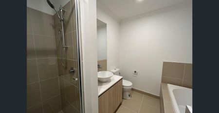 Simple Family Living in a Prime Burnside Location! - Photo 2