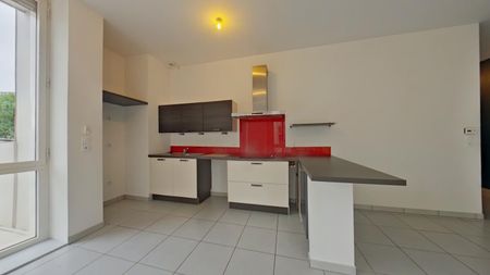Location Appartement 2 pièces 90m² POITIERS 86000 - Photo 4