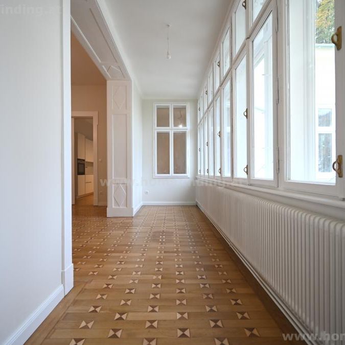 Erstbezug: Altbauwohnung mit Balkon und schönem Grünblick - Photo 1