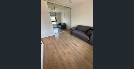 IMMACULATE UNIT TO SUIT PROFESSIONALS OR SMALL FAMILY - Photo 5