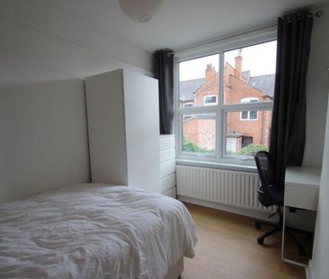 4 bedroom terraced house to rent - Photo 5