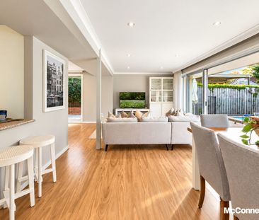 Spacious Family Home with Heated Swimming Pool & Solar Power - Photo 1