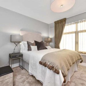 3 bedroom flat in St. Johns Wood Park - Photo 2