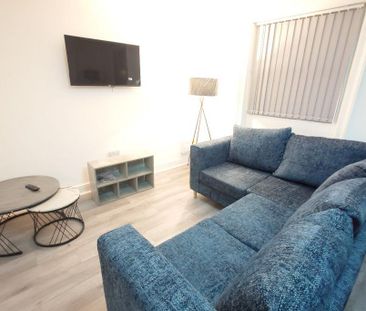 3 bedroom flat to rent - Photo 6