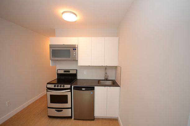 798 Richmond Street West - Photo 1