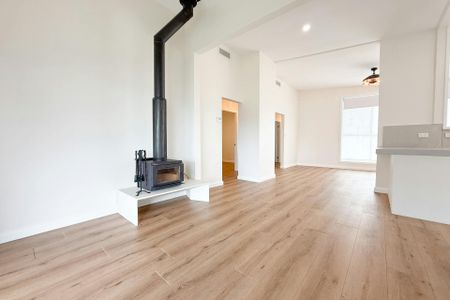 Modern Family Living - Photo 4