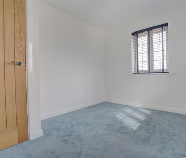 3 bedroom detached house to rent - Photo 4