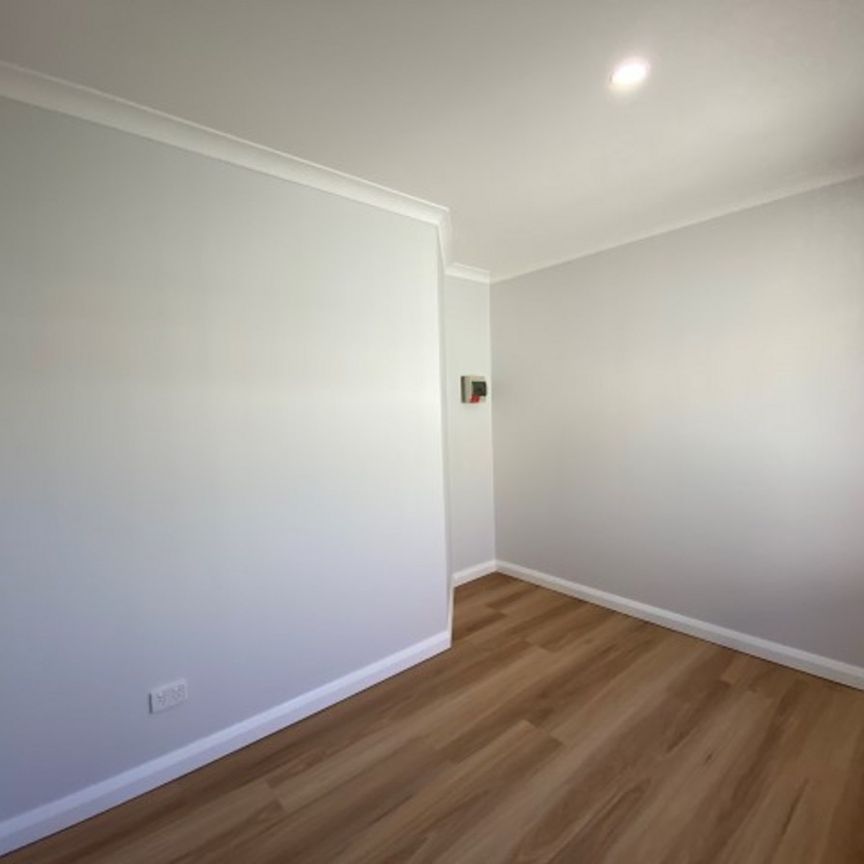 FULLY RENOVATED 3X1 IN A OVER 55’s COMPLEX - Photo 1