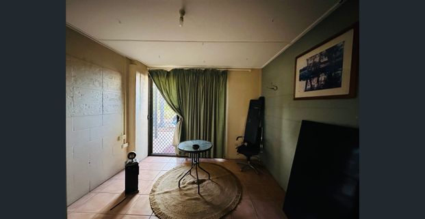 TO RENT - 5 BEDROOMS + 2 BATHROOMS - DOUBLE BAY SHED - CLOSE TO TOWN AMENITIES! - Photo 1