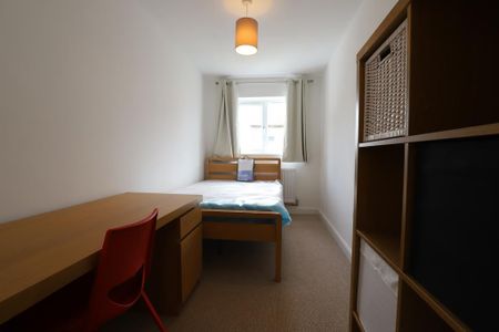 1 bedroom in a house share to rent - Photo 4