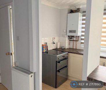 2 bedroom semi-detached house to rent - Photo 3