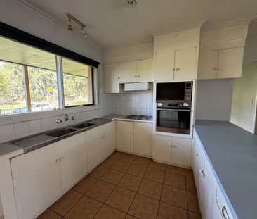 Spacious Family Living - Photo 4