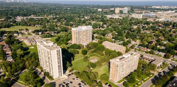 Park Royal Village Apartments - Photo 2