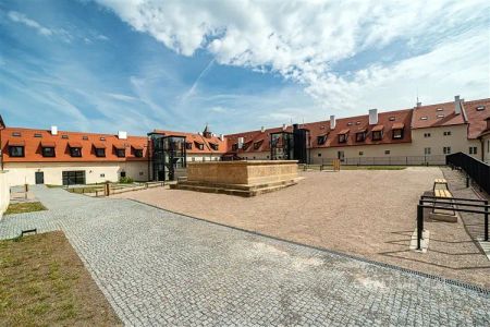 Nový atraktivní atypický prostorný východně orientovaný byt 1+kk, 48 m - Photo 4