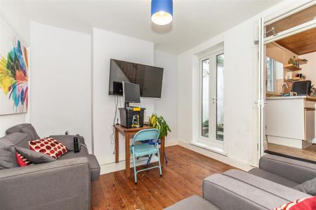 3 bedroom terraced house to rent - Photo 2