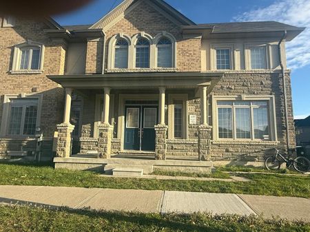 For Lease - 327 Remembrance Road, Brampton, Ontario - Photo 5