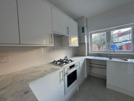 4 bedroom terraced house to rent - Photo 4
