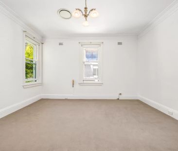 HARBOURSIDE 2 BEDROOM APARTMENT ELEGANCE IN DARLING POINT WITH HARB... - Photo 1