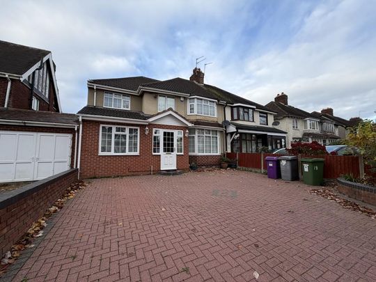 4 bedroom semi-detached house to rent - Photo 1