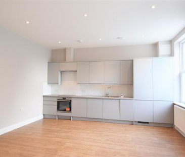 3 bedroom flat to rent - Photo 5