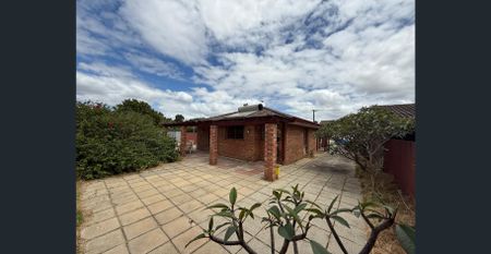 Charming Family Home - Photo 3