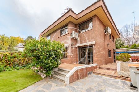 Luxury Villa for rent in Hortaleza, Chamartin, Autonomous Region of Madrid - Photo 4