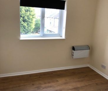 1 Bed Flat, May Court, NG5 - Photo 2