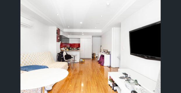 Exclusive & Private, City Living In Style - Partly Furnished - Photo 1