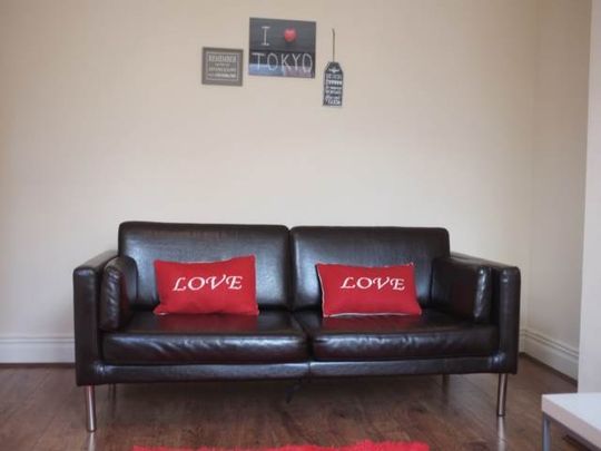 Woodside Avenue (Room 4), Burley, Leeds - Photo 1