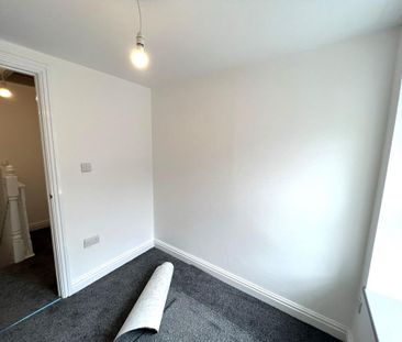 3 bedroom terraced house to rent - Photo 6