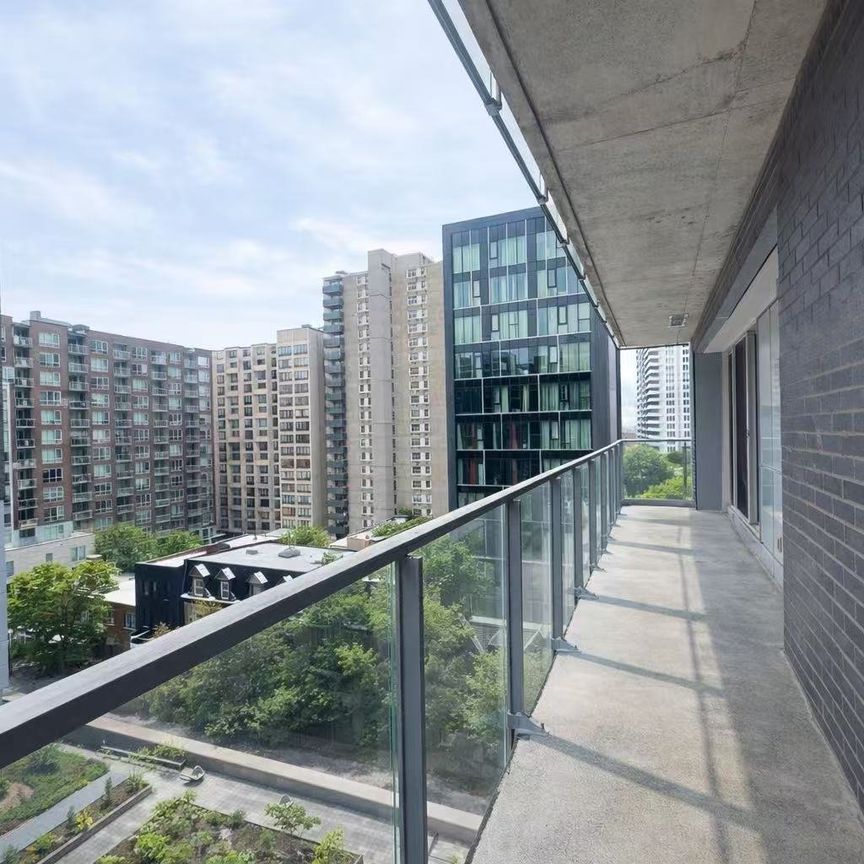 1414 Rue Chomedey, Montréal - Photo 1