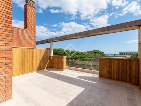 Luxury Villa for rent in Gavà, Catalonia - Photo 2