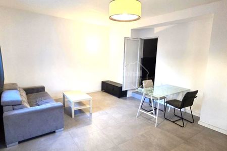 ESTAQUE RIAUX! Beau T3 de 52 m² au rdc d'une petite copropriété de 2 lots avec cave! - Photo 2