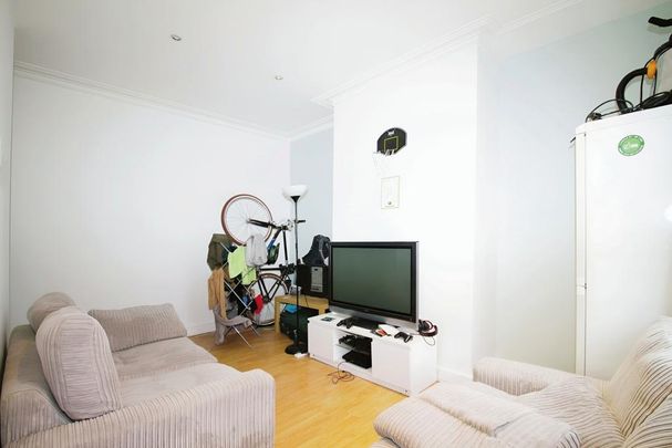 4 bedroom terraced house to rent - Photo 1