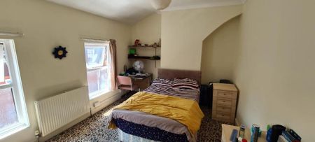 5 bedroom terraced house to rent - Photo 2