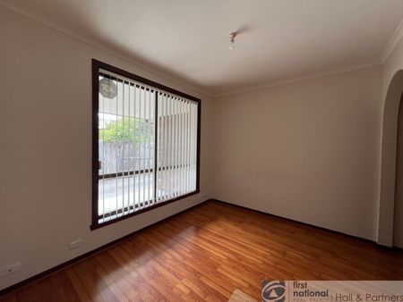 SPACIOUS UNIT IN THE HEART OF DANDENONG - Photo 3