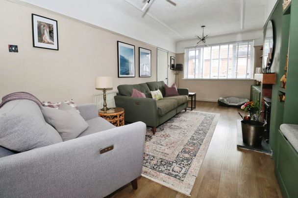 Thornleigh Avenue, Eastham - Photo 1