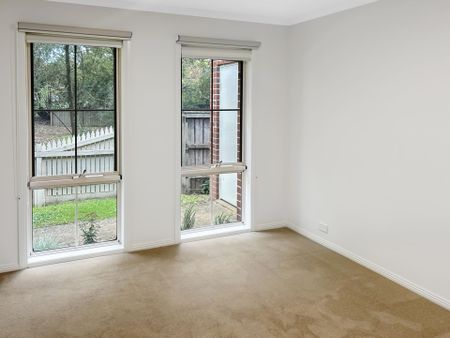 Spacious townhouse packed with Features - Photo 5