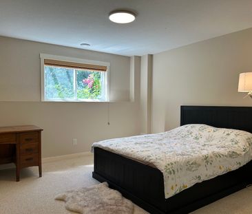 Ellison Acreage: 3 bed, 3 bath – Gardening Enthusiasts Welcome! - Photo 2