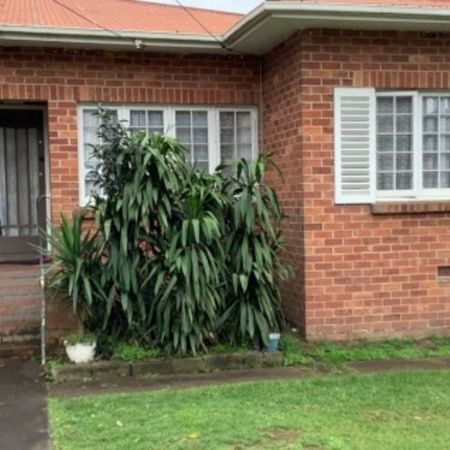 Lovely living in May - Photo 3