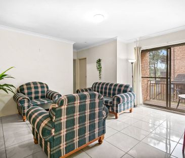 NEAT & TIDY TWO BEDROOM UNIT! - Photo 3