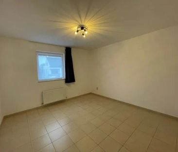 Ruim en sfeervol appartement met 2 slaapkamers en autostaanplaats n... - Photo 4