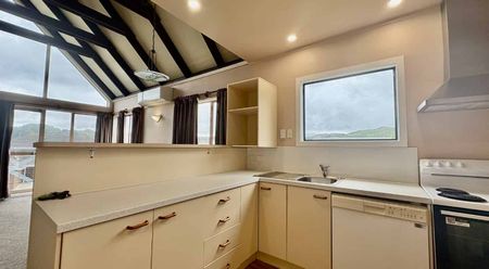 Charming and Spacious Home at 104a Allington Road - Photo 2