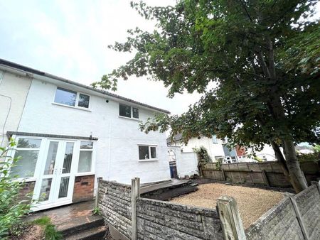 3 bedroom semi-detached house to rent - Photo 4