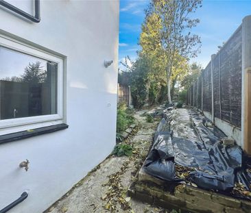 3 bedroom terraced house to rent - Photo 5