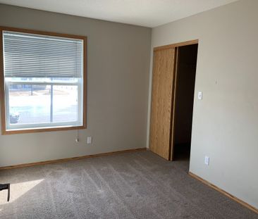 37 20 Jacobs Close - Photo 4