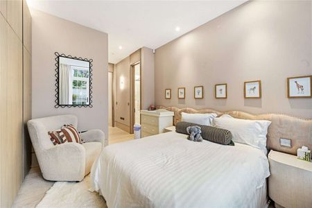 Exceptional three bedroom apartment with cinema room and private patio on Hamilton Terrace. - Photo 4