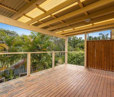 Walk to the Beach - Flexible Family Living in the Heart of Old Bar - Photo 2