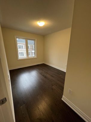 For Lease - 4 Finley Way Unit# Main, 2nd, Markham, Ontario - Photo 1
